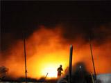 大連新港油庫7·16爆炸現(xiàn)場再次起火